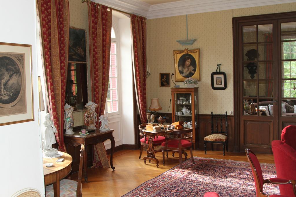 Chateau Du Breuil Bed and Breakfast Gevrolles Zewnętrze zdjęcie
